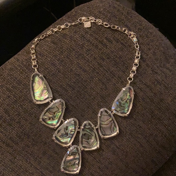 Kendra Scott necklace